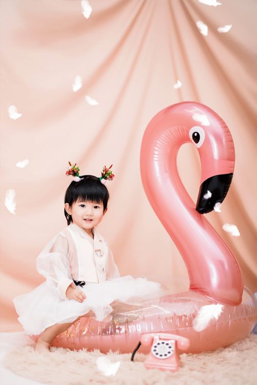 传统与现代的完美融合 仅39.9元体验门市价399元的抓周纪古装摄影